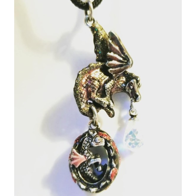 Mère de dragon et pendentif d’oeuf, rouge Mère de dragon et pendentif d’oeuf, rouge
