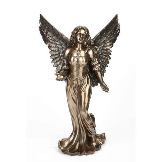 Grande statue d’ange dans la robe Grande statue d’ange dans la robe
