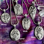 Amulettes de la collection de colliers Avalon