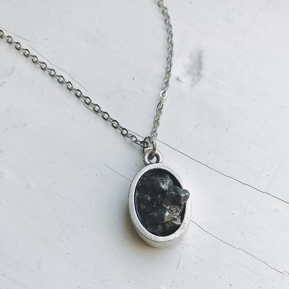 Pendentif météorite, ovale - Véritable météorite Campo del Cielo Pendentif météorite, ovale - Véritable météorite Campo del Cielo