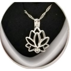 Wish Pearl Necklace Set - Lotus + 5 Pearls Wish Pearl Necklace Set - Lotus + 5 Pearls