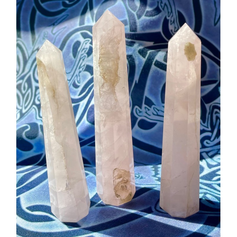 Point debout en quartz rose Point debout en quartz rose