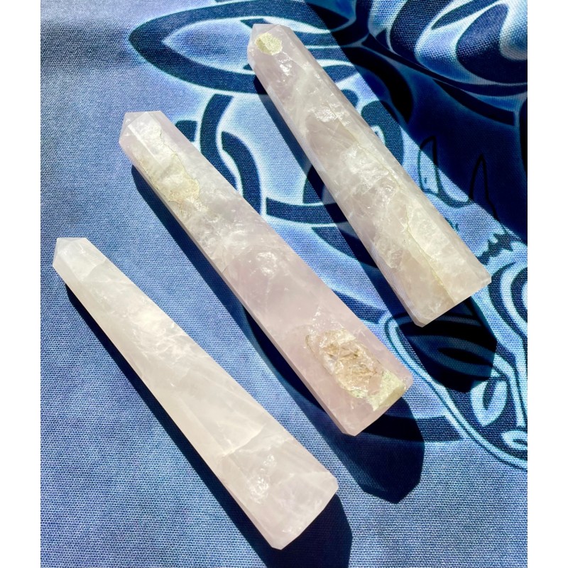 Point debout en quartz rose Point debout en quartz rose