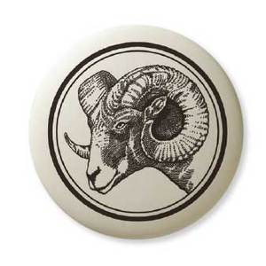 Pendentif totémique en poterie: Big Horn Sheep Pendentif totémique en poterie: Big Horn Sheep