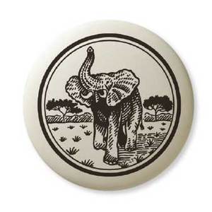 Pendentif totem en poterie: éléphant d’Afrique Pendentif totem en poterie: éléphant d’Afrique