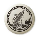 Pendentif totémique en poterie: baleine à bosse