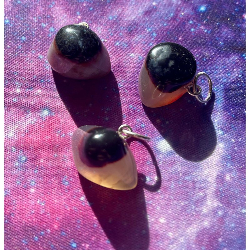 Pendentif en agate pour les yeux de Shiva Pendentif en agate pour les yeux de Shiva