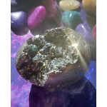 Pyrite Crystal Egg C ~ Pour attirer une nouvelle énergie