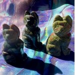 Sculpture de chat de pierres précieuses