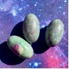 Shiva Lingam, Fucsite rubis Shiva Lingam, Fucsite rubis