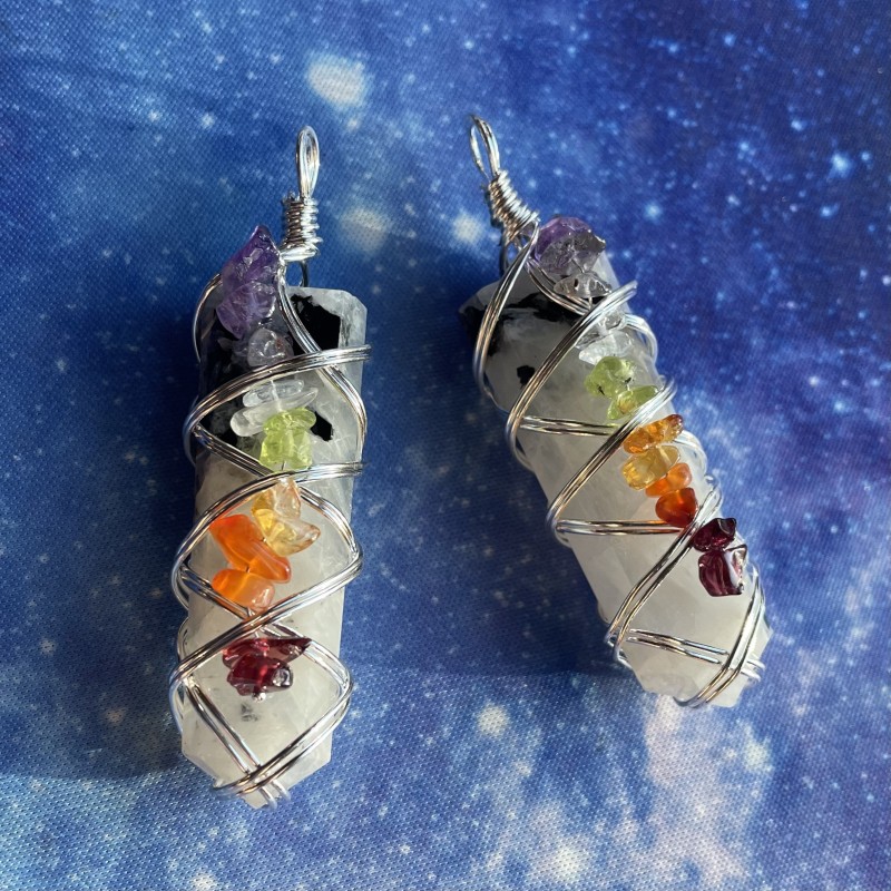 Chakra enveloppé de pierre de lune bleue pendentif Chakra enveloppé de pierre de lune bleue pendentif
