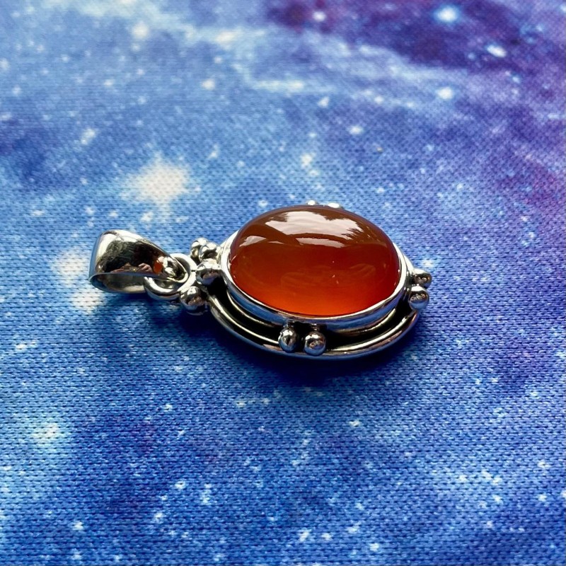 Pendentif en cornaline sterling, forme ovale Pendentif en cornaline sterling, forme ovale