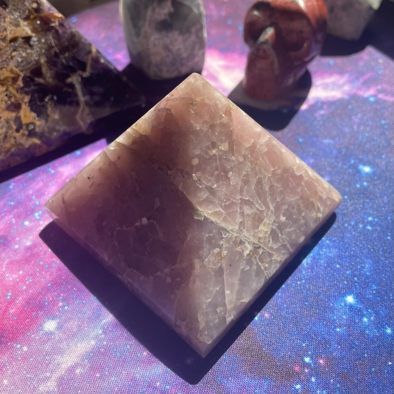 Rose Quartz Pyramid, 70 mm Rose Quartz Pyramid, 70 mm