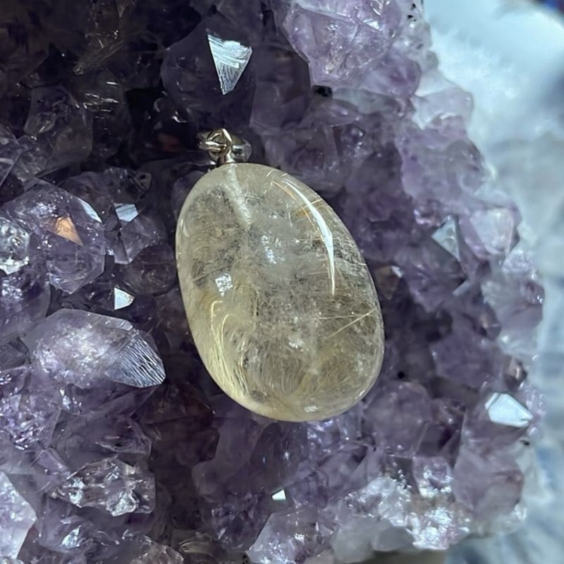 Pendentif Tumbled, Quartz Rutile Doré Pendentif Tumbled, Quartz Rutile Doré