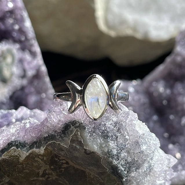 Bague Triple Moon Rainbow Pierre de Lune, Sterling Bague Triple Moon Rainbow Pierre de Lune, Sterling