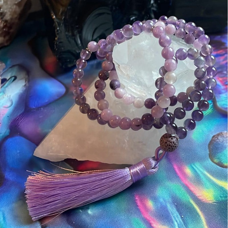 Perles de prière (mala) : Améthyste et Lépidolite Perles de prière (mala) : Améthyste et Lépidolite