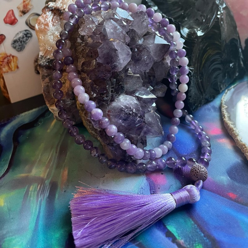 Perles de prière (mala) : Améthyste et Lépidolite Perles de prière (mala) : Améthyste et Lépidolite