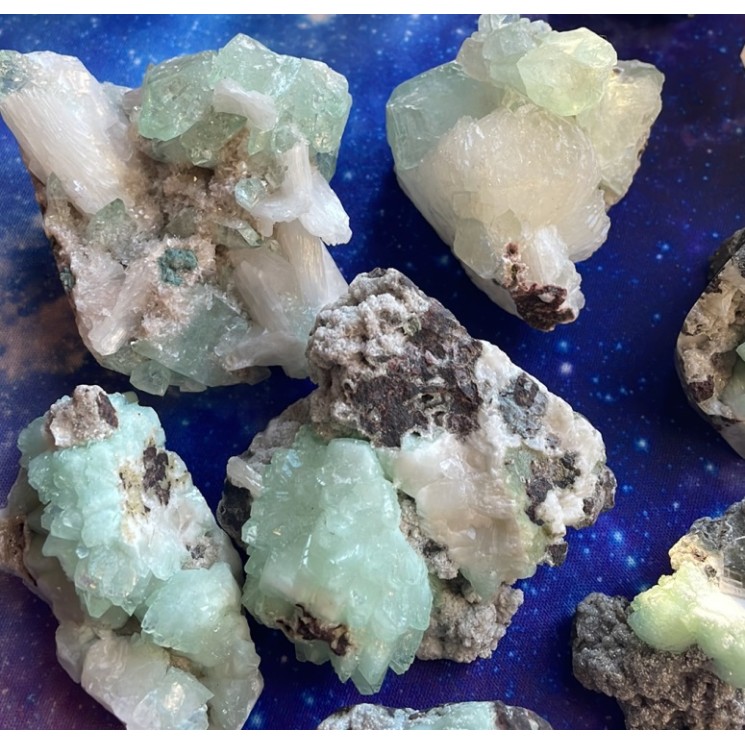 Spécimen de cristal d’Apophyllite verte Spécimen de cristal d’Apophyllite verte