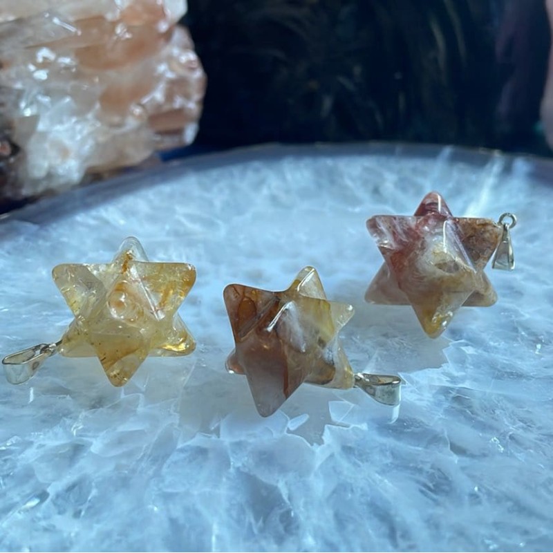 Quartz hématoïde (guérisseur doré) Pendentif Merkaba Quartz hématoïde (guérisseur doré) Pendentif Merkaba
