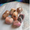 Calcite cobaltoenne rose, roulée Calcite cobaltoenne rose, roulée