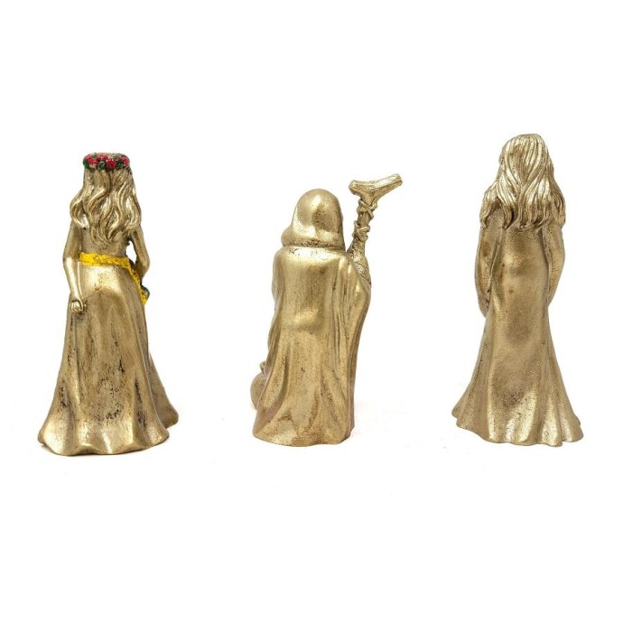 Ensemble de statues mère, jeune fille et vieille femme Ensemble de statues mère, jeune fille et vieille femme