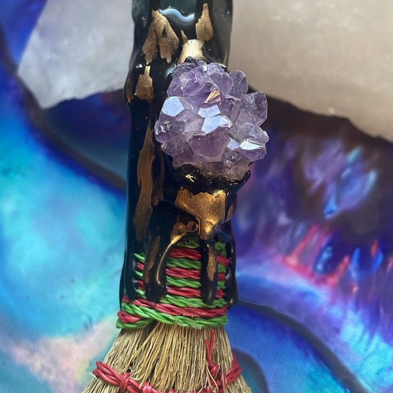 Genêt Besom : Apatite et améthyste Genêt Besom : Apatite et améthyste