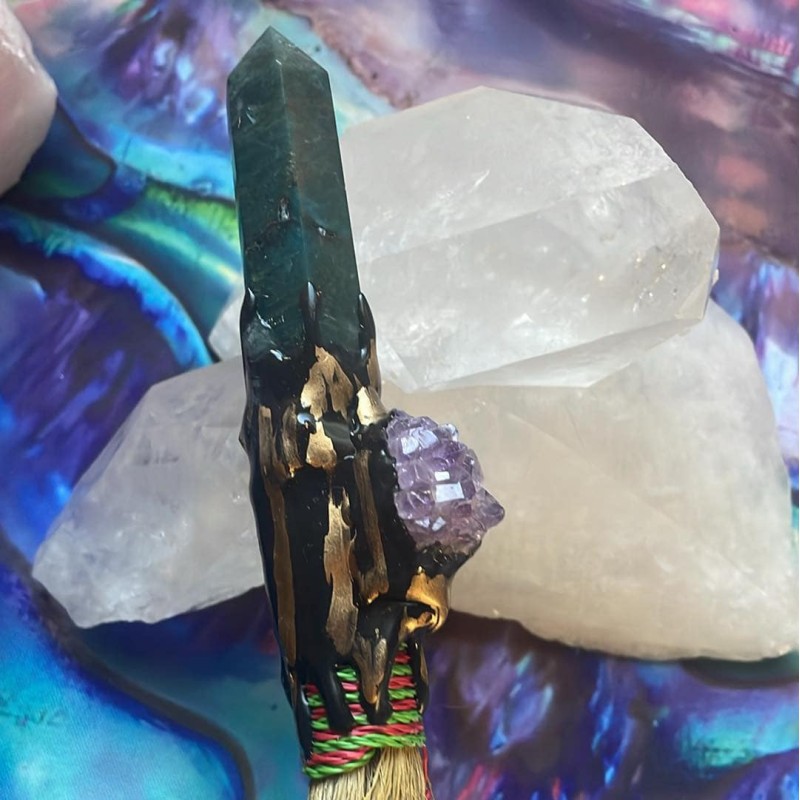 Genêt Besom : Apatite et améthyste Genêt Besom : Apatite et améthyste