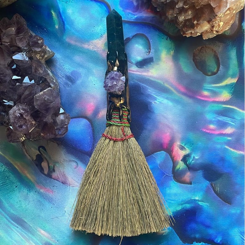 Genêt Besom : Apatite et améthyste Genêt Besom : Apatite et améthyste