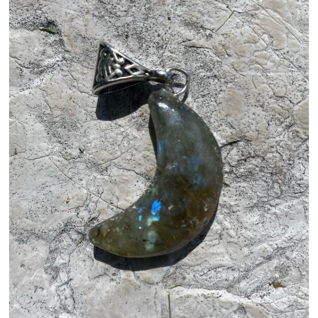 Pendentif lune en labradorite