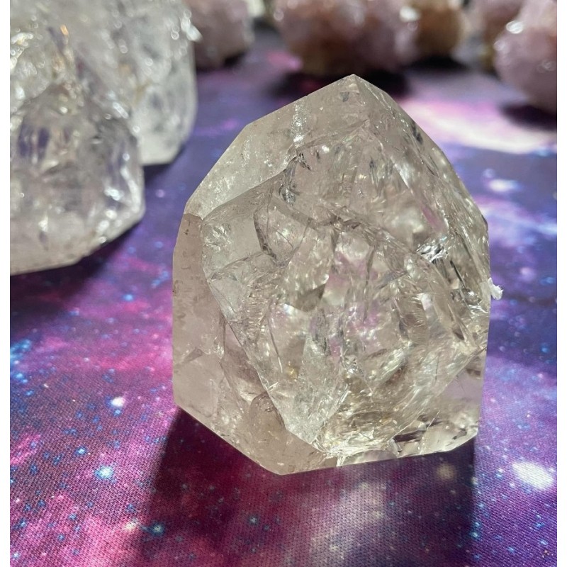 Pointes de cristal de quartz craquelé Pointes de cristal de quartz craquelé