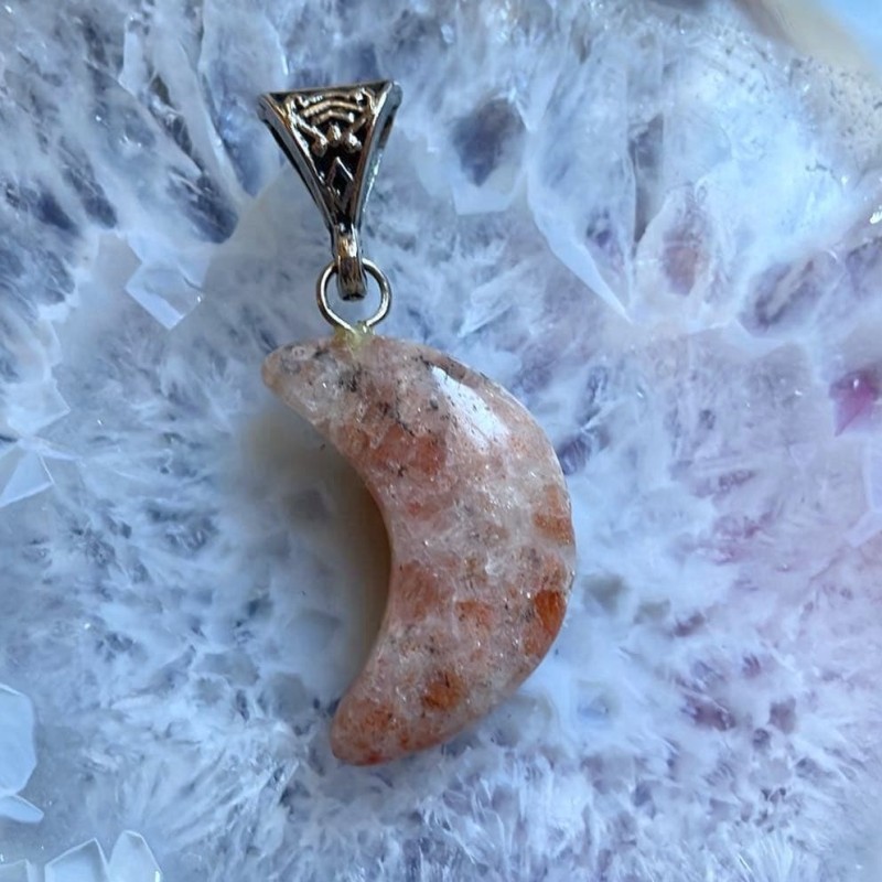 Pendentif Lune Pierre de Soleil Pendentif Lune Pierre de Soleil