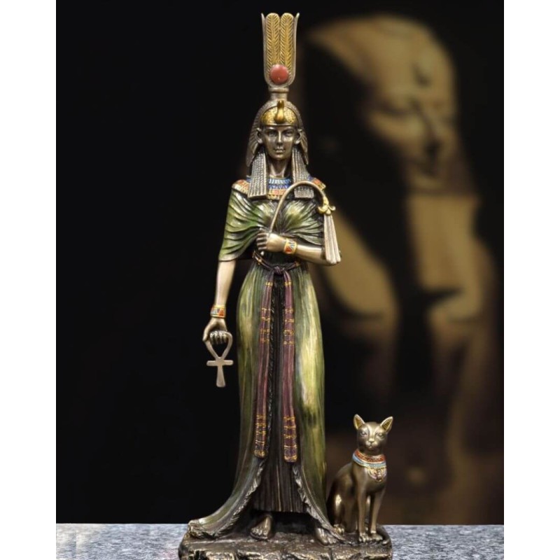 Figurine de la reine Néfertiti Figurine de la reine Néfertiti