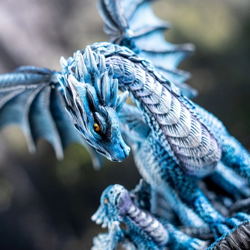 Dragon d’eau bleu avec figurine de nouveau-né Dragon d’eau bleu avec figurine de nouveau-né