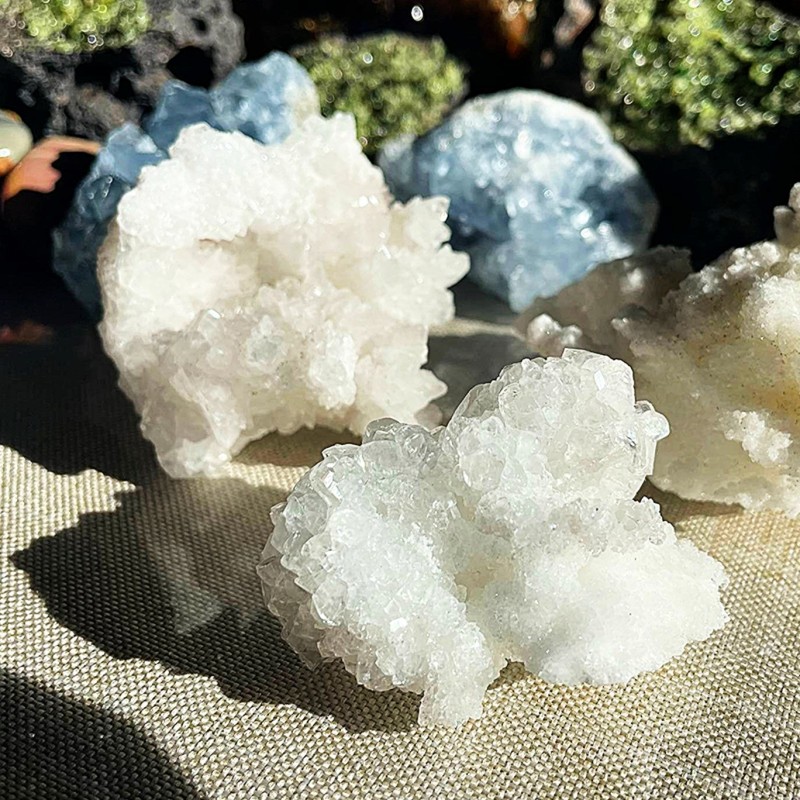 Spécimen d’amas d’aragonite blanche