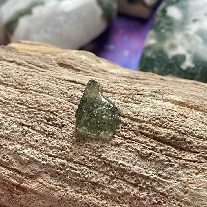 Moldavite Petite Spécimen C Moldavite Petite Spécimen C