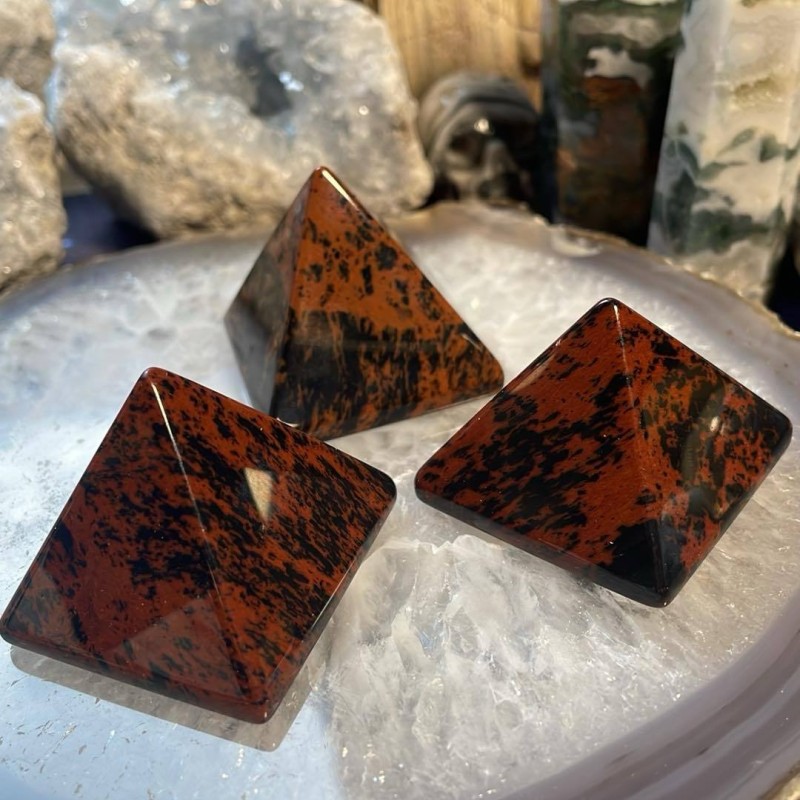 Acajou Obsidienne Pyramide Acajou Obsidienne Pyramide