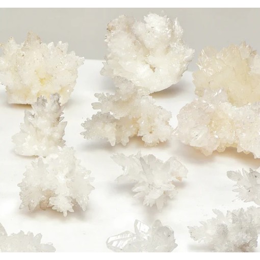 Spécimen d’amas d’aragonite blanche Spécimen d’amas d’aragonite blanche