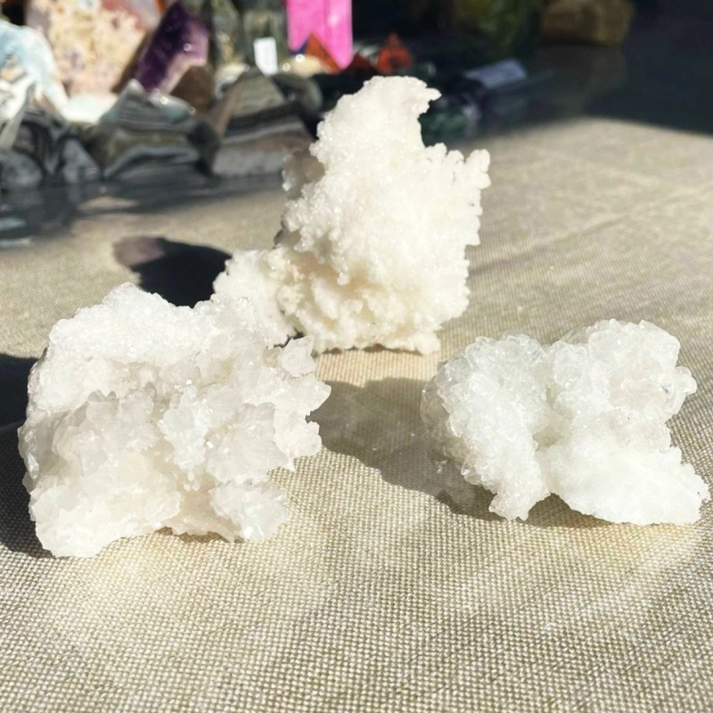 Spécimen d’amas d’aragonite blanche Spécimen d’amas d’aragonite blanche