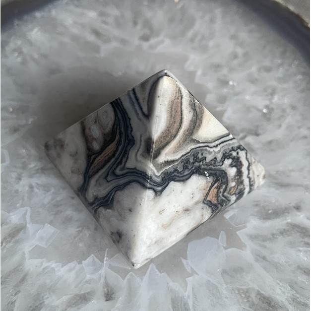 Pyramide de Calcite Onyx Zèbre - A - 40 mm Pyramide de Calcite Onyx Zèbre - A - 40 mm