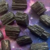Tourmaline noire, brute Tourmaline noire, brute
