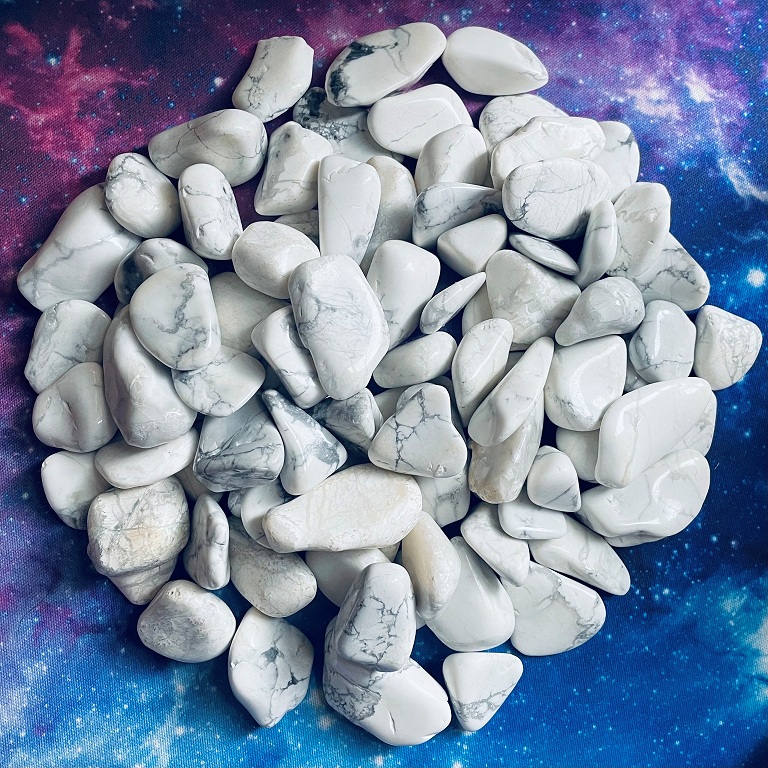 Howlite, culbuté Howlite, culbuté